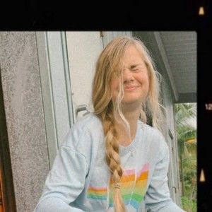 Meet your Posher, Corinne